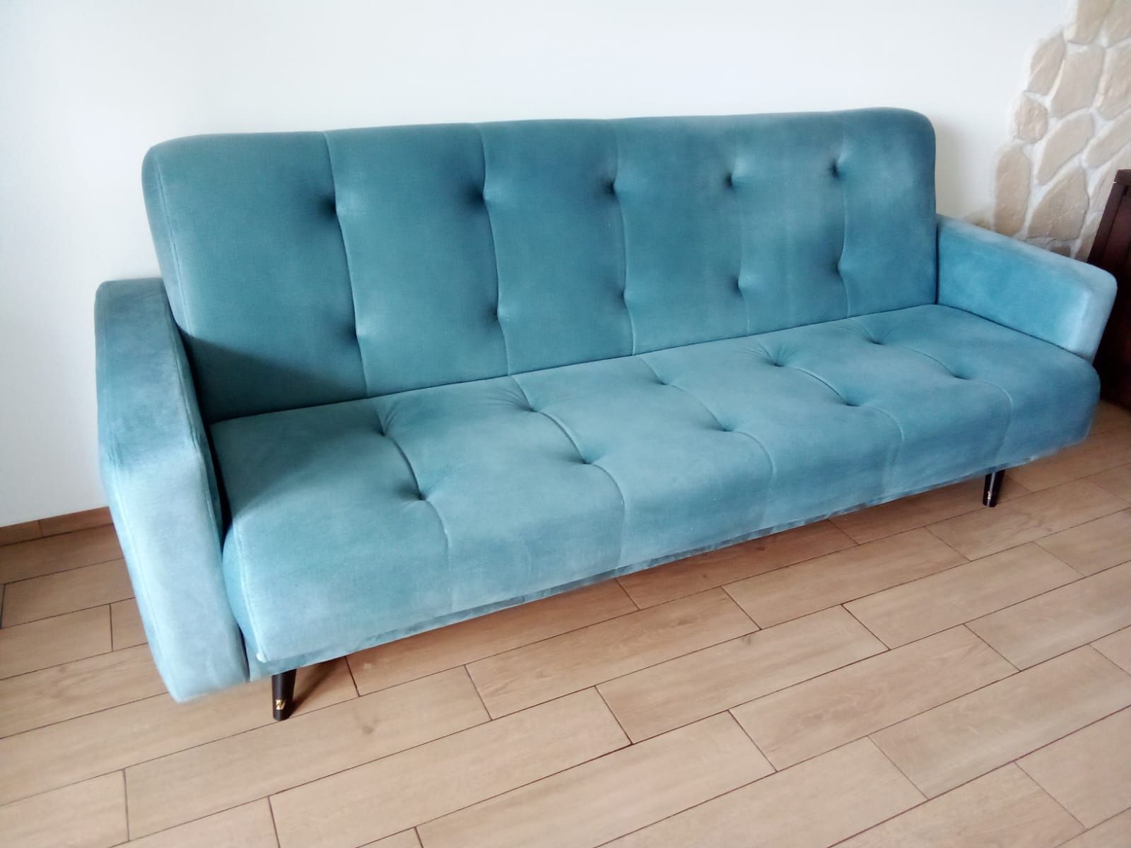 Sofa rozkładana z pojemnikiem na pościel