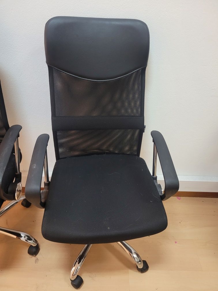 02 Cadeiras tipo Gamer - Perfeito estado - Valor para as duas