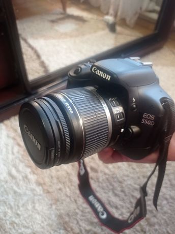Фотоапарат, зеркалка Canon EOS 550D