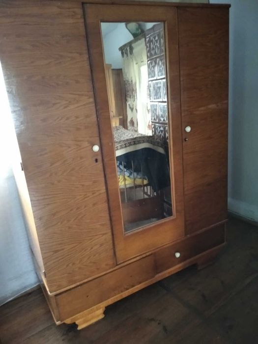 Шафи з натурального дерева