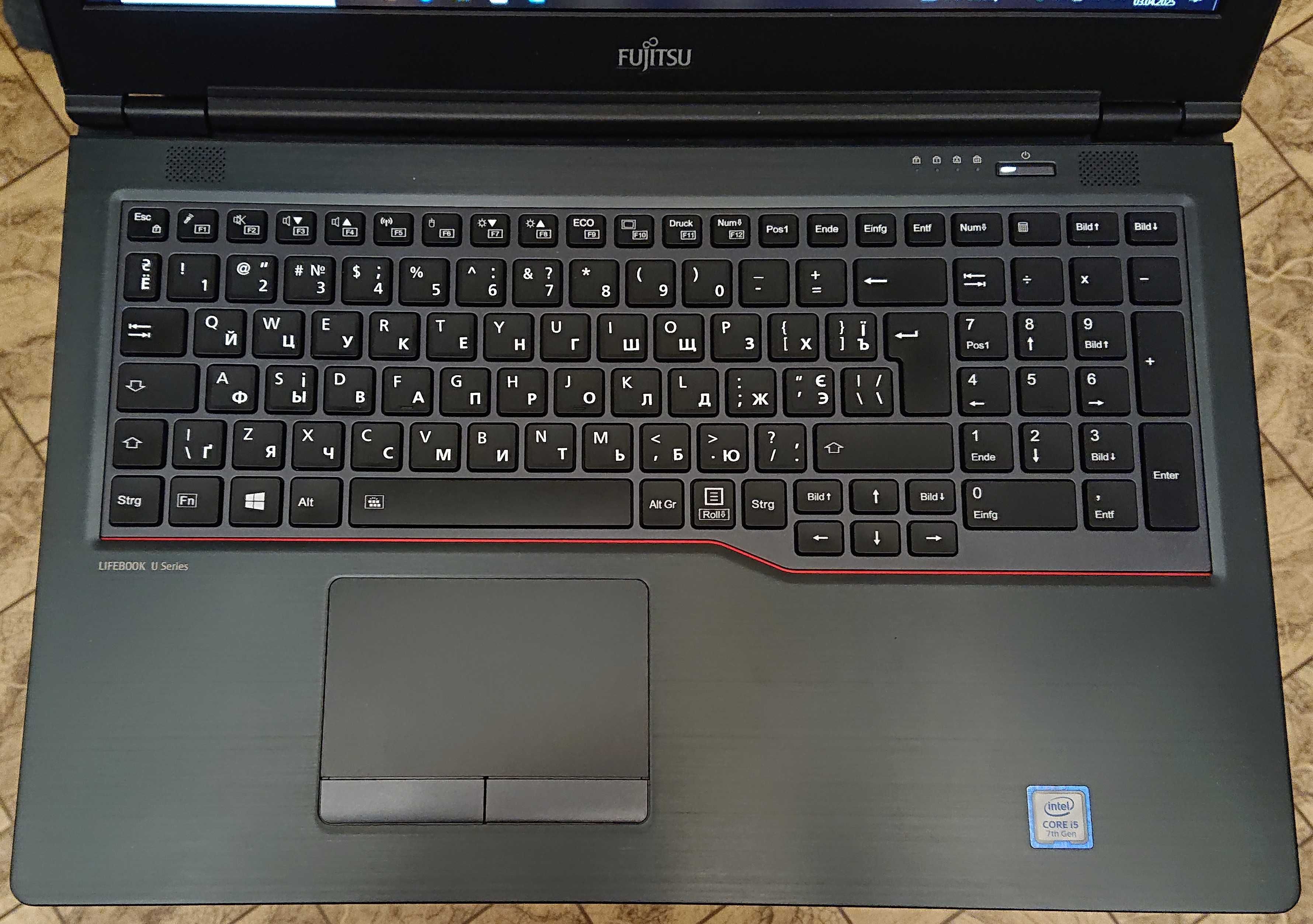 Fujitsu /15,6" IPS FHD/I5-7200/Ram 8 Gb/SSD 256 Gb/бат. 4ч