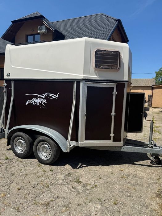 Blomert  Przyczepa do przewozu dwóch koni Koniowóz BLOMERT