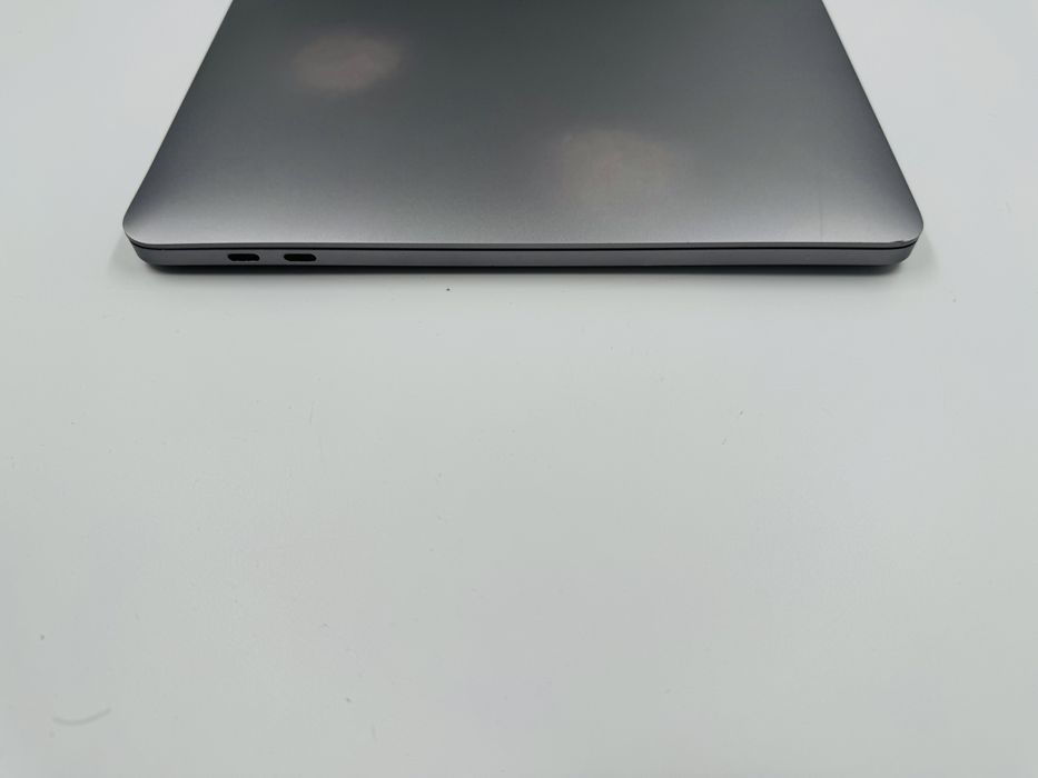 Apple MacBook Pro 13 2019 i5 8GB RAM 256GB SSD IL5149