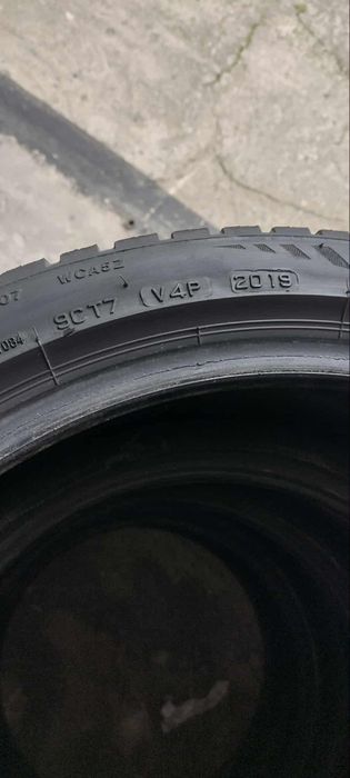 Opony  wielosezonowe  Bridgestone WeatherControl A 005 225/40/18