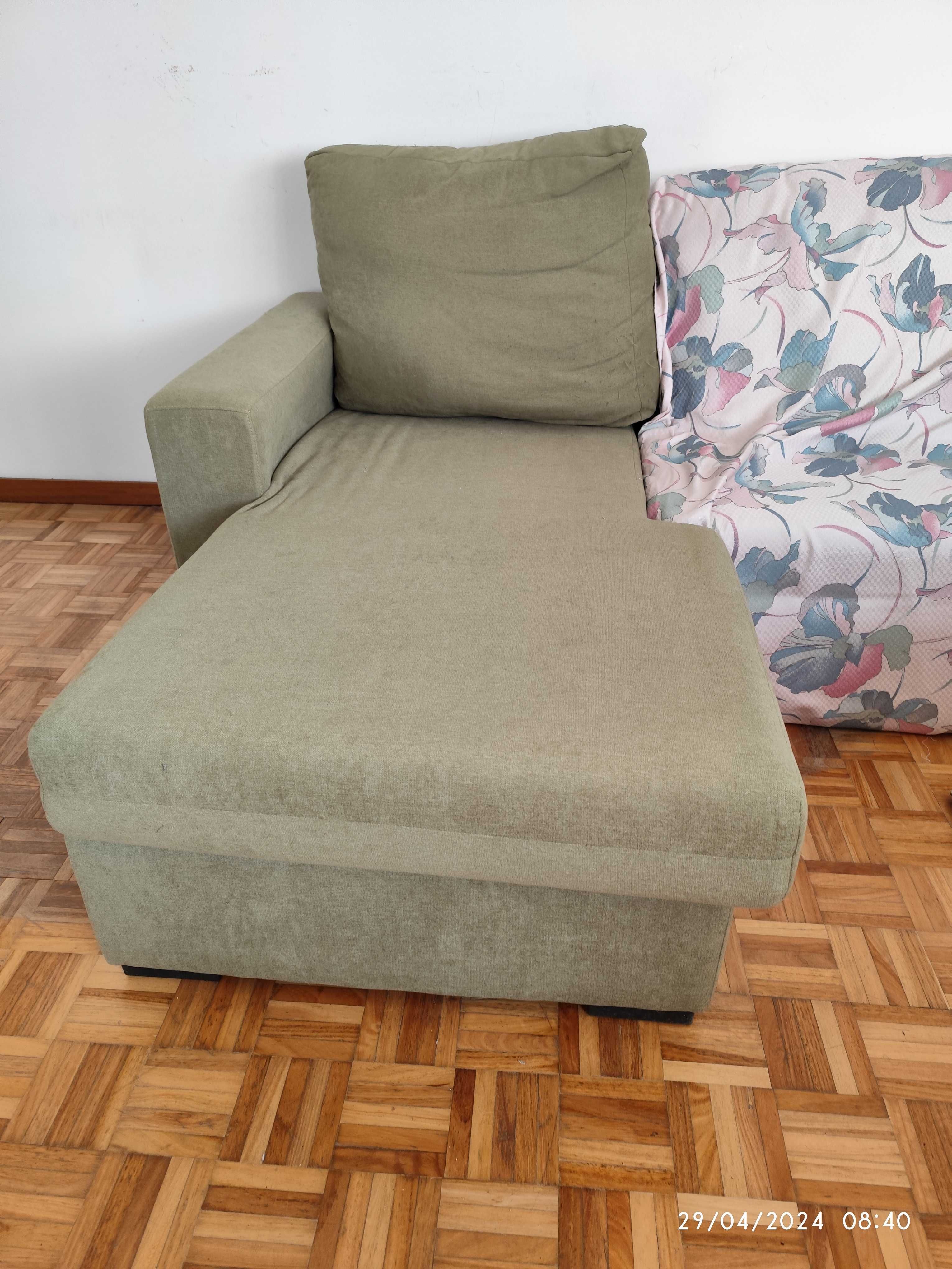 Sofá 3 lugares com chaise