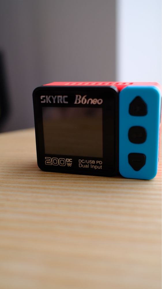 Ładowarka SkyRC B6 Neo