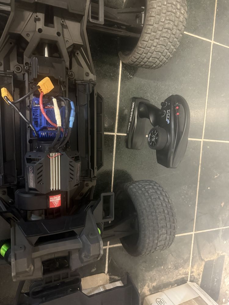 Traxxas XRT 1/5 verde