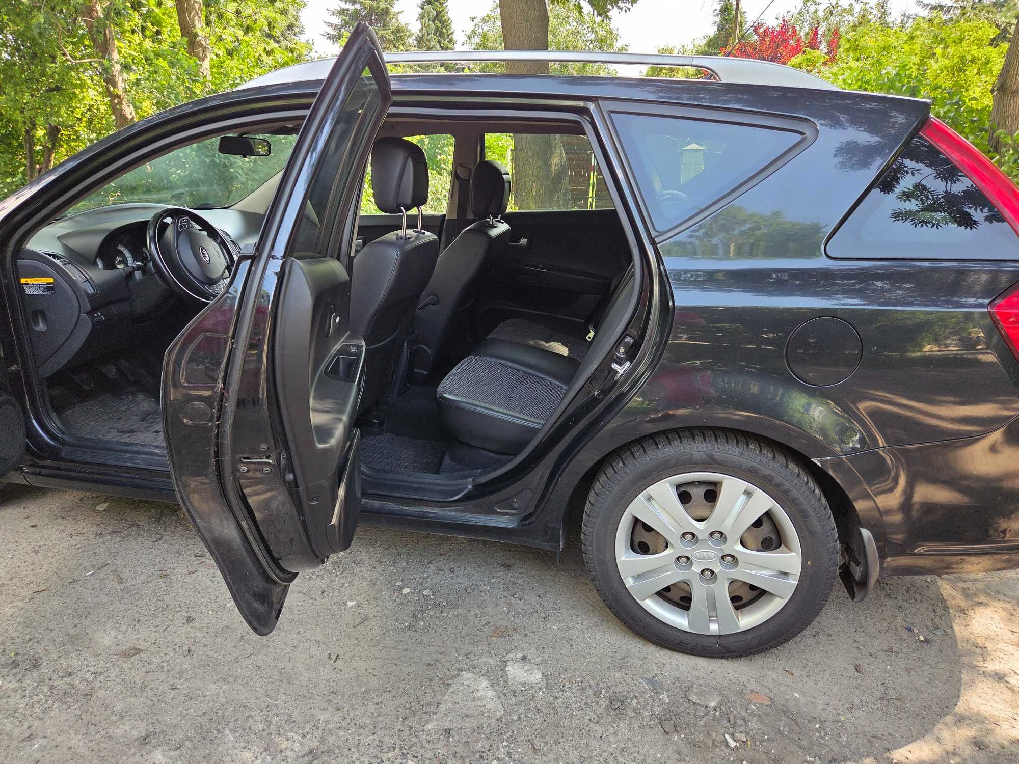 syndyk sprzeda samochód Kia Cee'd