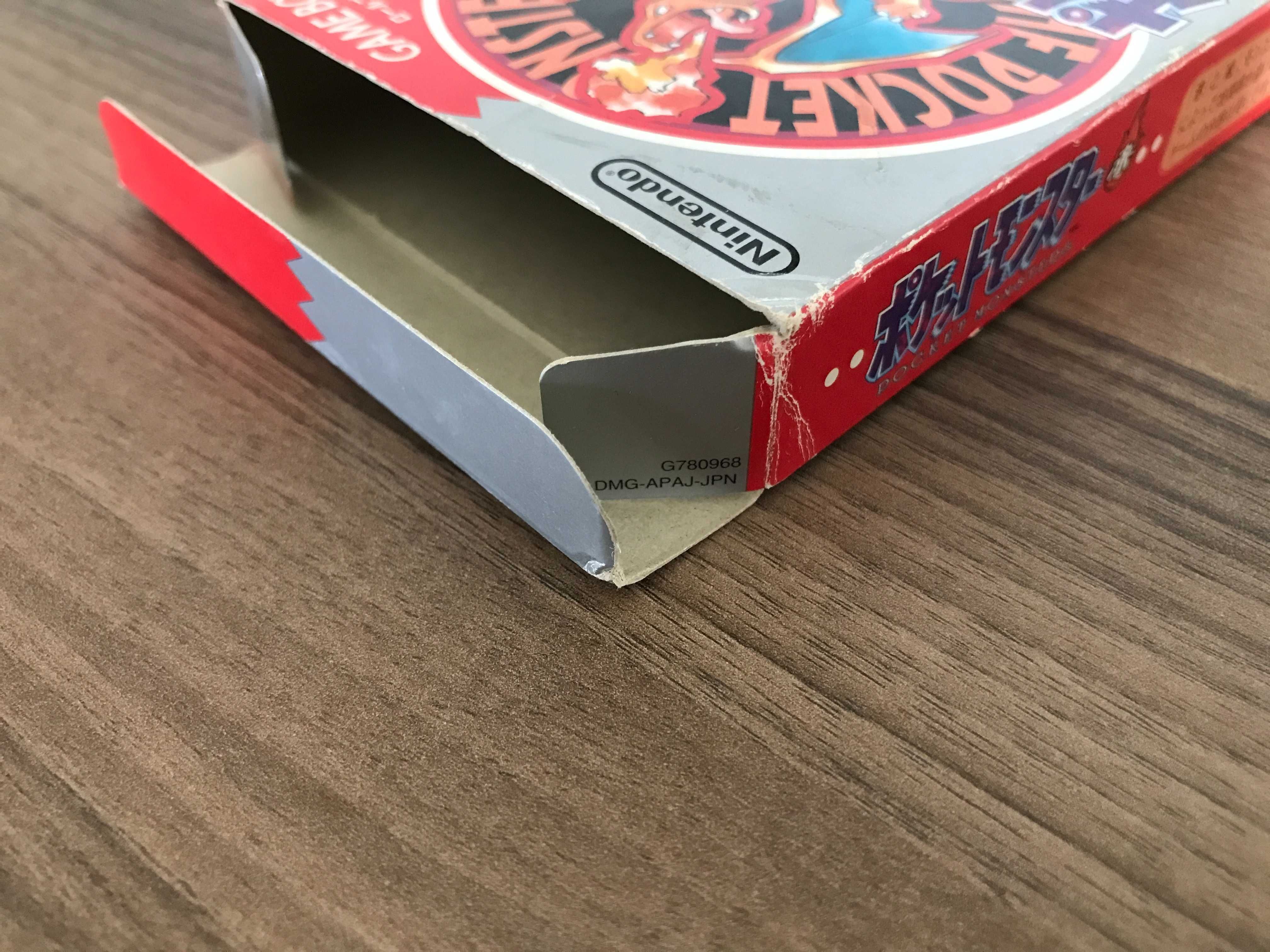 Game Boy Pokemon Red w pudełku, JPN