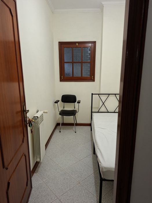 Quartos para arrendar em Pedroso - só senhoras
