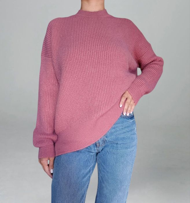 Теплий в'язаний светр