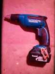 Wkrętarka Makita DFS451