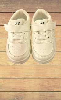 Білі кросівки на хлопчика,кросівки білосніжні, круті кросівки,18