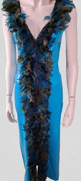 Vestido novo de látex