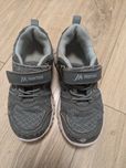 Buty dziecięce r. 28-30 + ubrania 104 cm za darmo