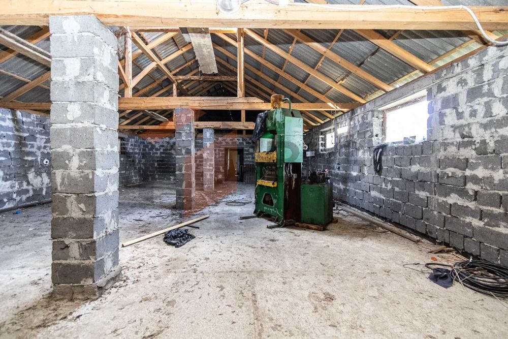 Приміщення 1000 м2  в с. Старий Лисець, за вул. Лисецька