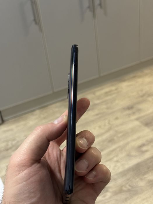 Продам Samsung A515 4/64