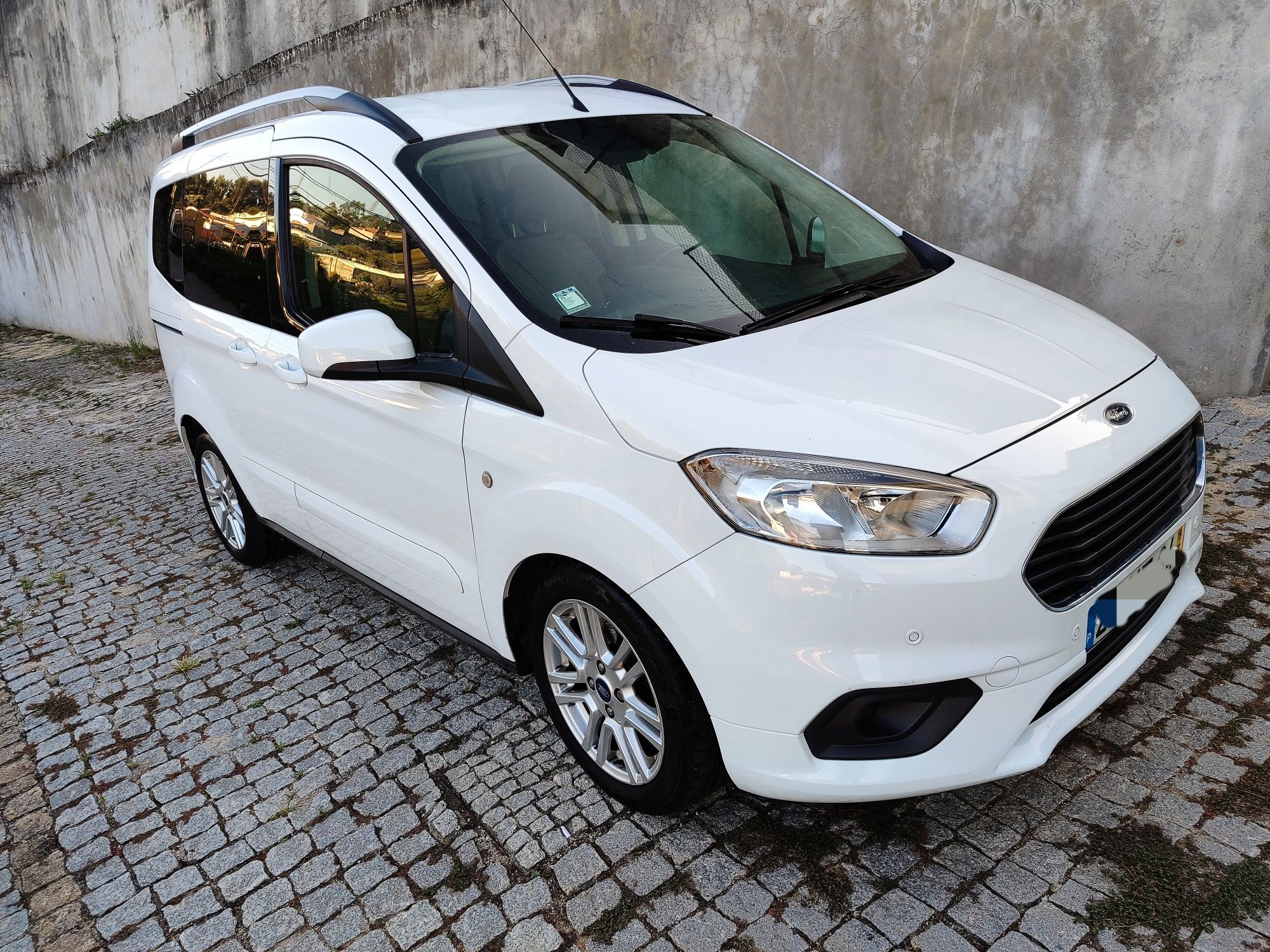 Ford Tourneo Courier 1.0 EcoBoost de 2019/03 Nacional