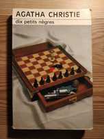 Livro Dix Petits Nègres, da escritora Agatha Christie.