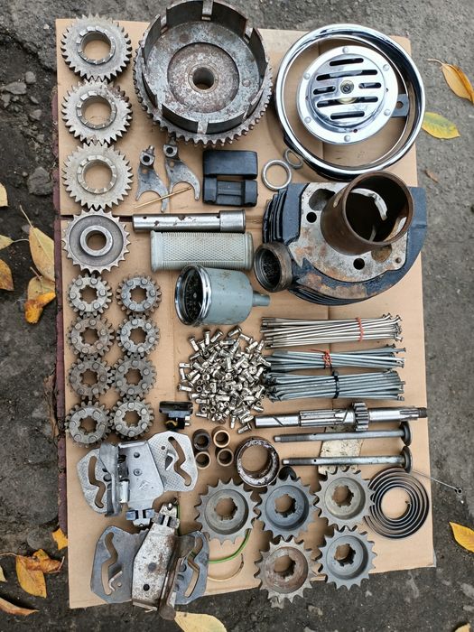 Продам поршня на Яву