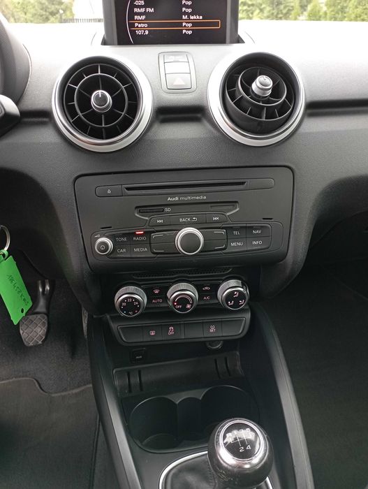 audi a1 s line 1,6 tdi navi alu bi xenon