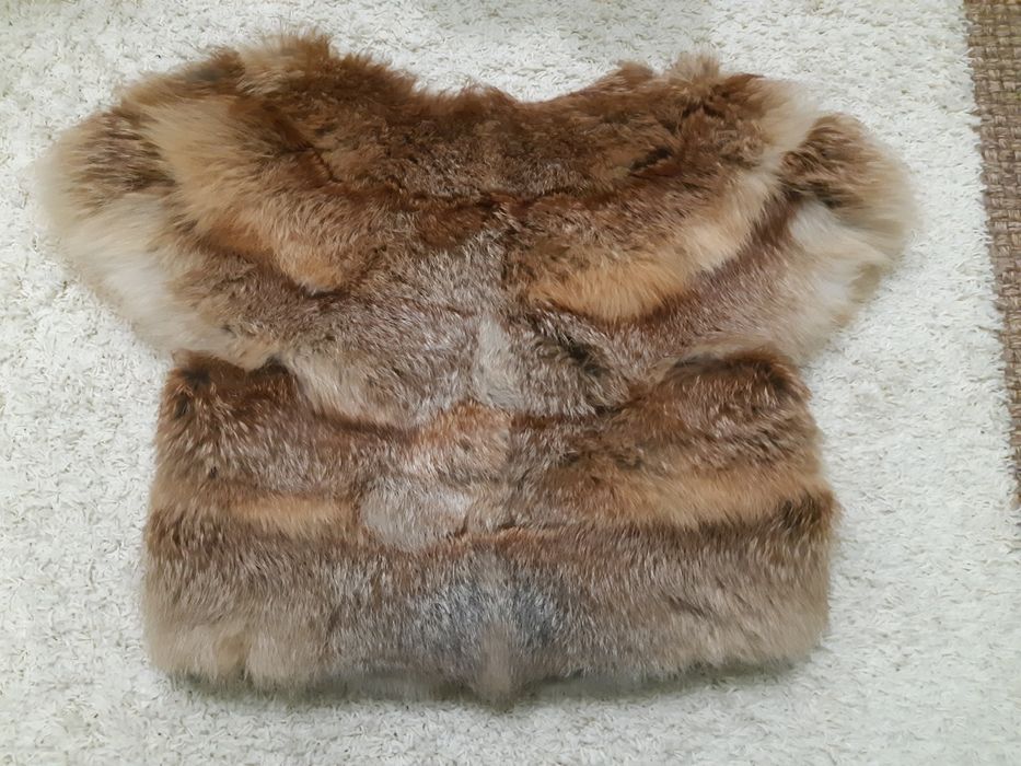 Меховой жилет из лисицы