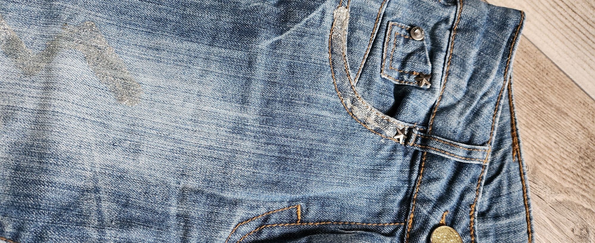 Spodnie jeansy dziewczęce ozdobione r.140