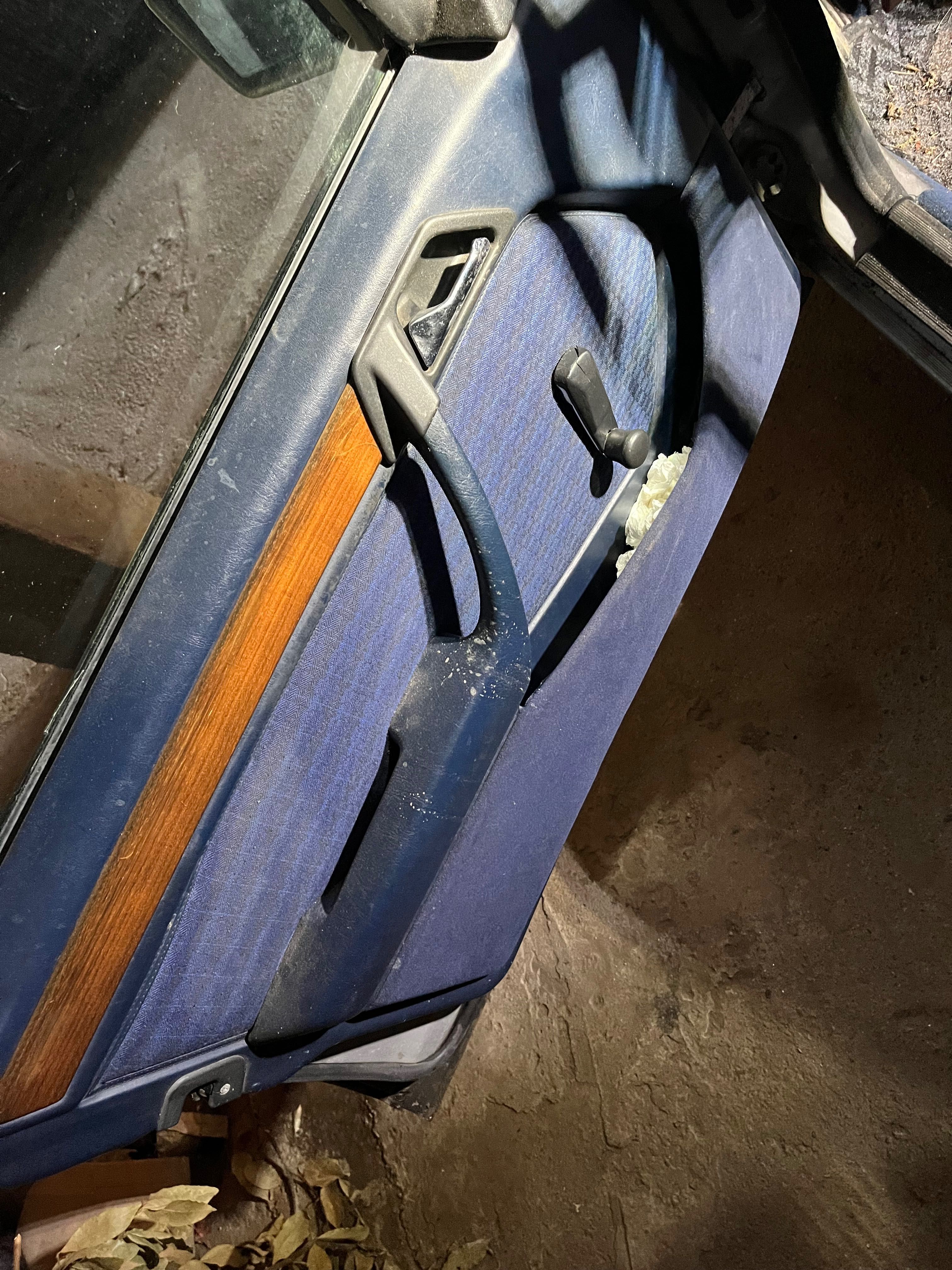 Mercedes e200 e 190 para desocupar