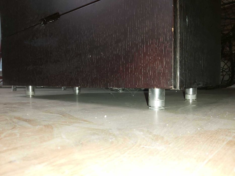 Komoda fornir aluminium