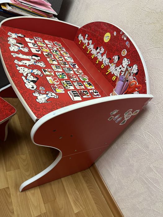 Парта дитяча.