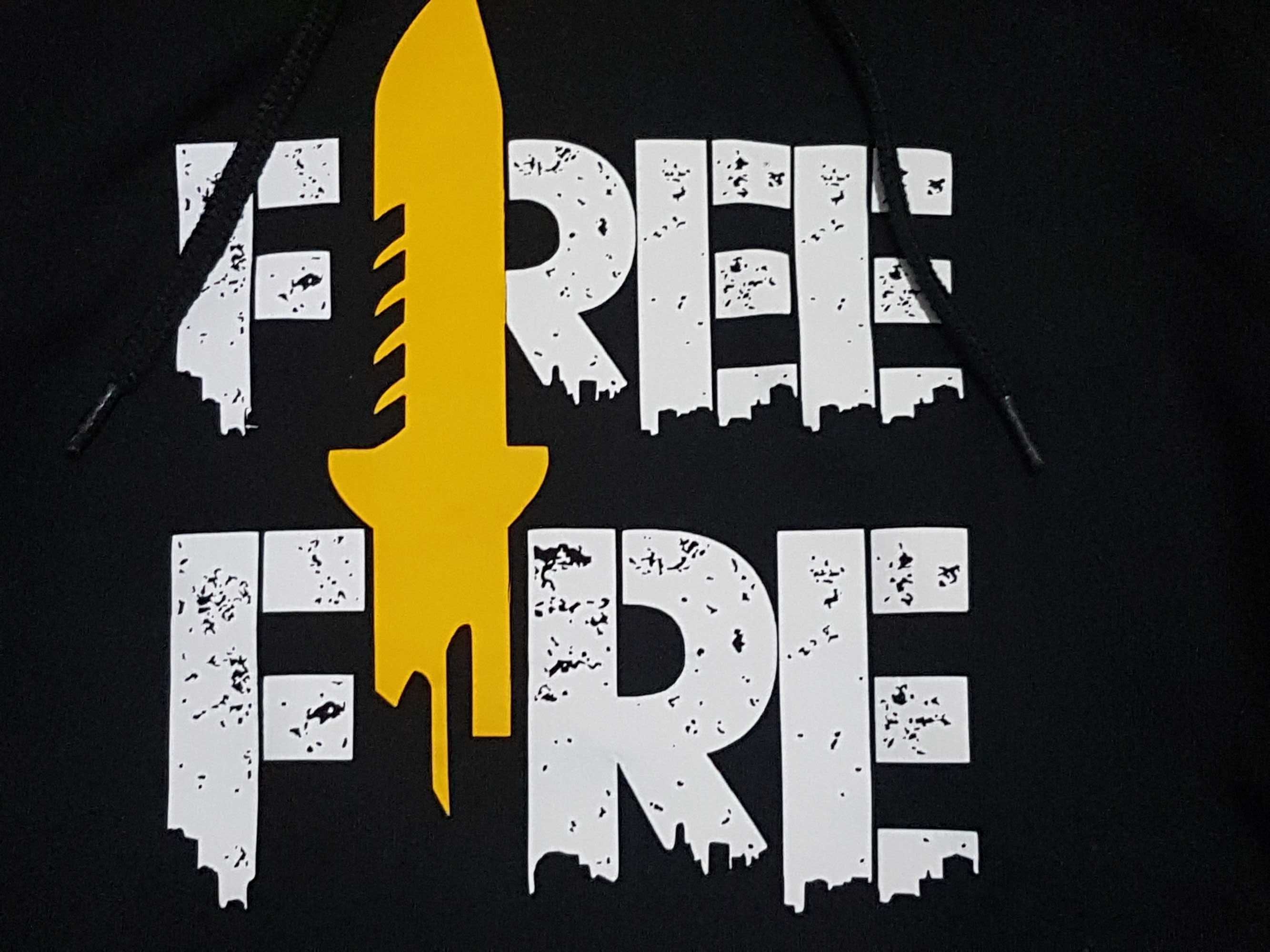 SweatShirt Capuz Preta Free Fire