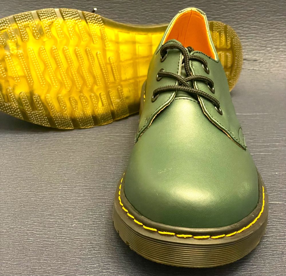 Glany półbuty zielone eleganckie skórzane  unisex martensy oxfordki
