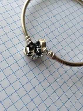 Подарок на руку.