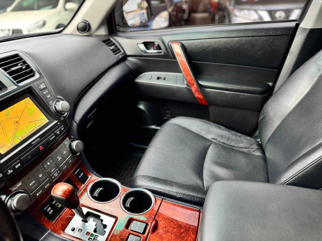 Toyota Highlander Офіційний 2012