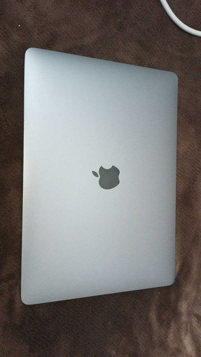 Ноутбук Apple MacBook Air 13 2020  M1, 8 ГБ 256 ГБ