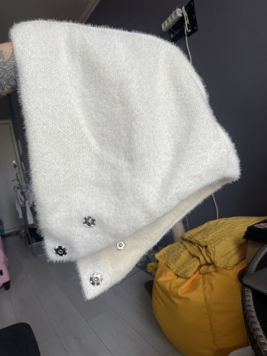 Капор/капюшон новий колір молоко/білий