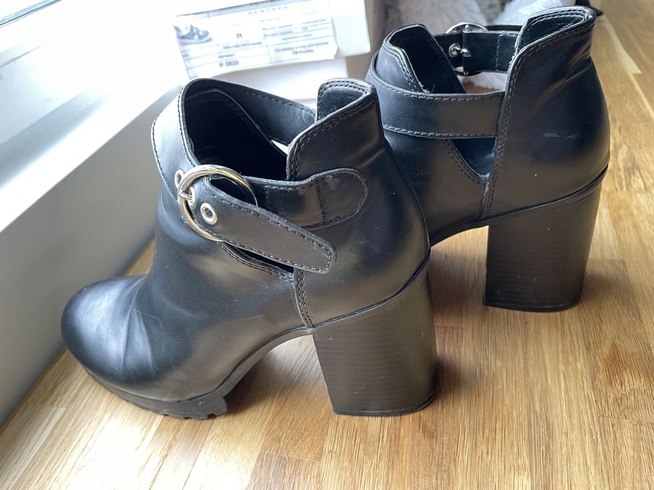 Жіноче взуття pull&bear 37 розмір