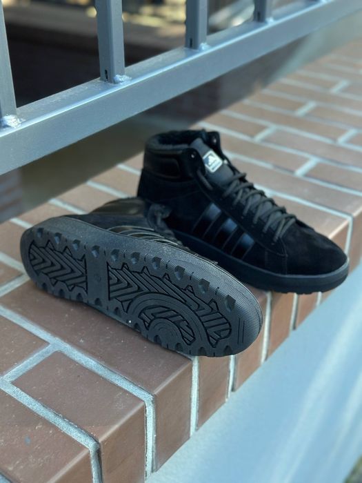 Мужские зимние кроссовки замшевые Адидас