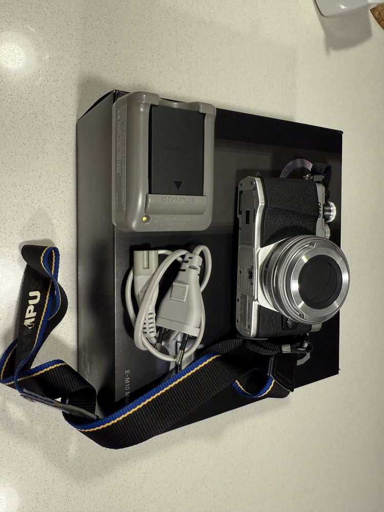Aparat Olympus OM-D E-M10 Mark II-stan idealny!