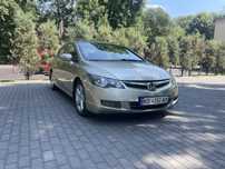 Продам машину Honda Civic 4d