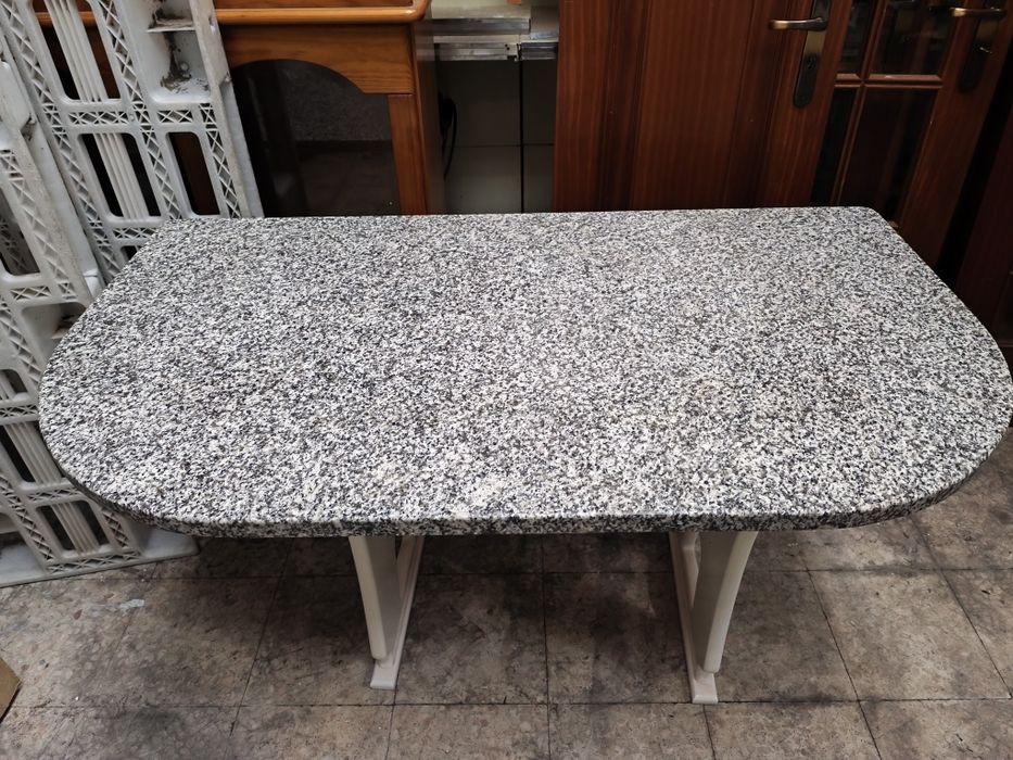 Mesa em granito suporte em maneira lacala