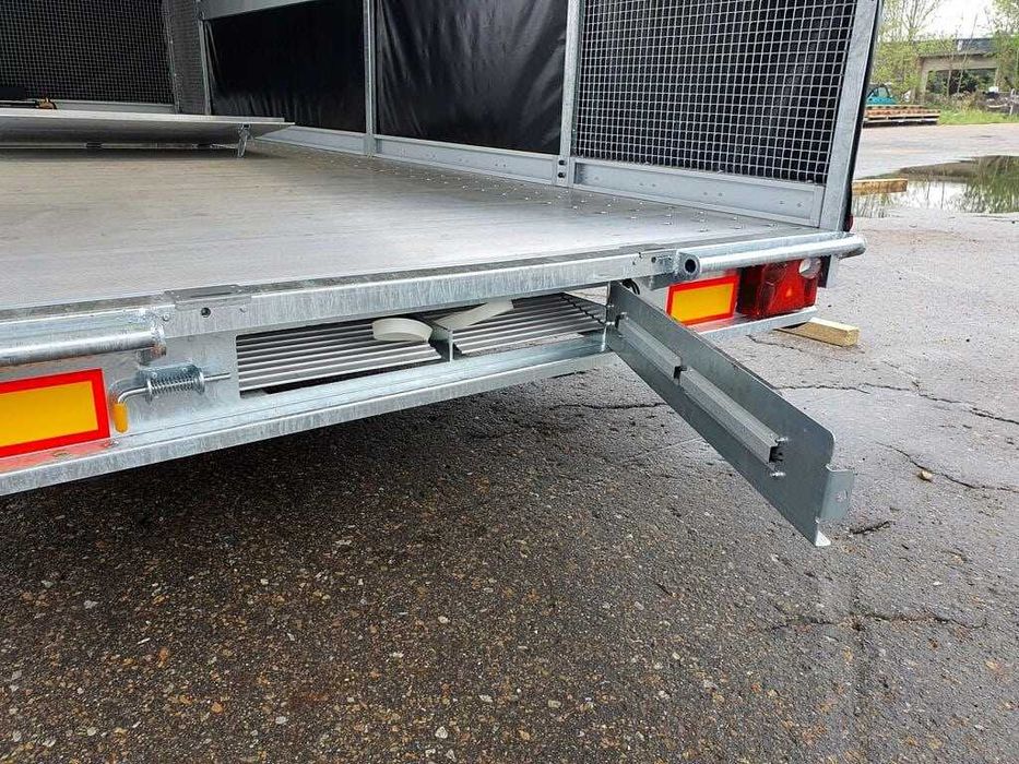 Przyczepa Laweta Wiola L35G50P MOTORSPORT zabudowana uchylna zabytków