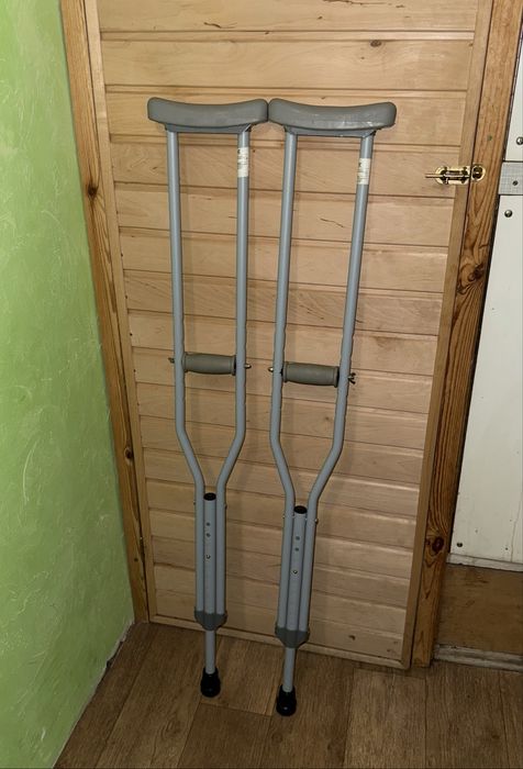 Костилі, милиці