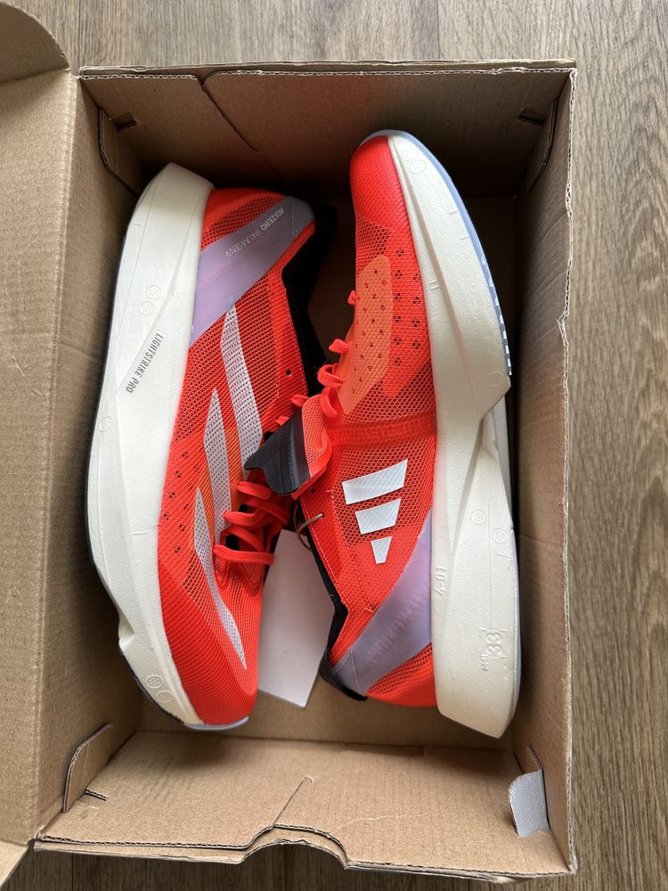 Продам женские беговые кроссовки adidas adizero takumi sen9