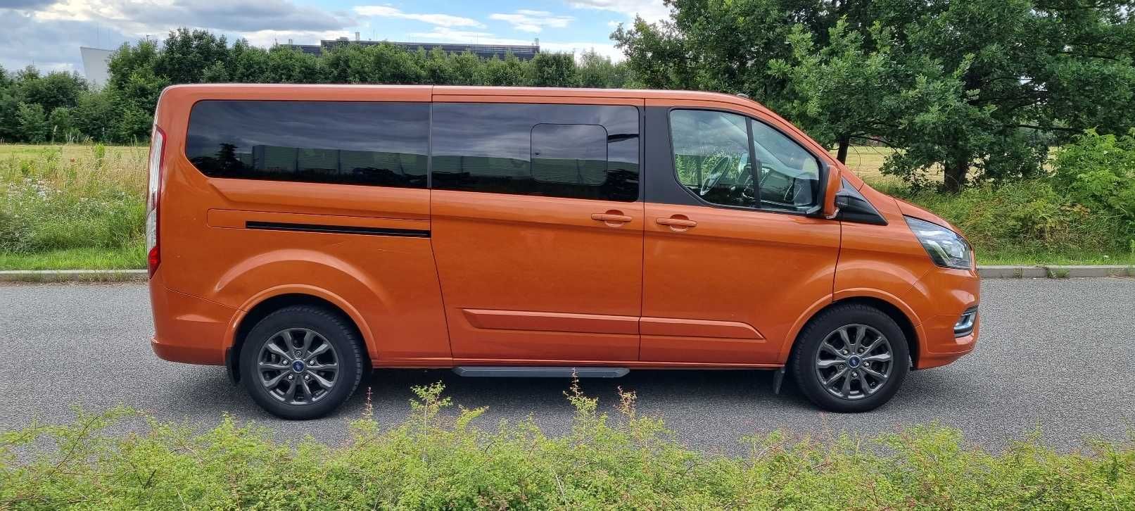 Wypożyczalnia wynajem busów busa - busy 8 i 9 osobowe - Tourneo Custom