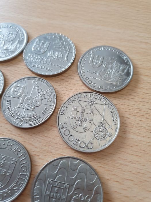 Coleção especial de moedas em escudos