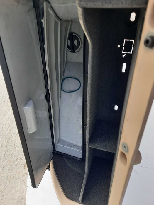 Schowek z lodówką lodówka Audi A4 B6 Bez klapy kolor beżowy Twist