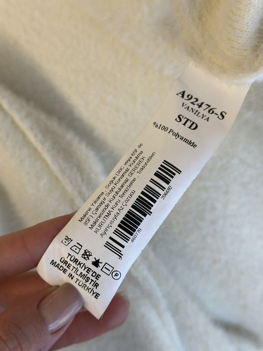 Накидка від бренду Famo