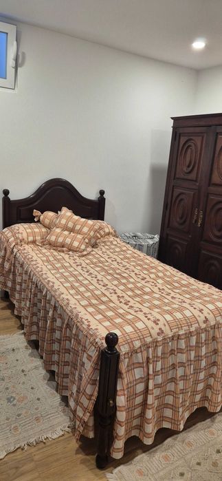 Alugo quarto de solteiro