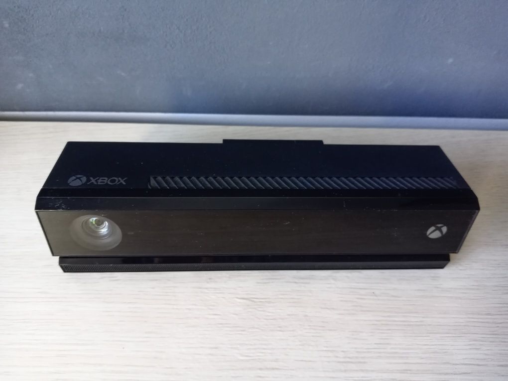 Kinect do Xboxa One + 2 gry